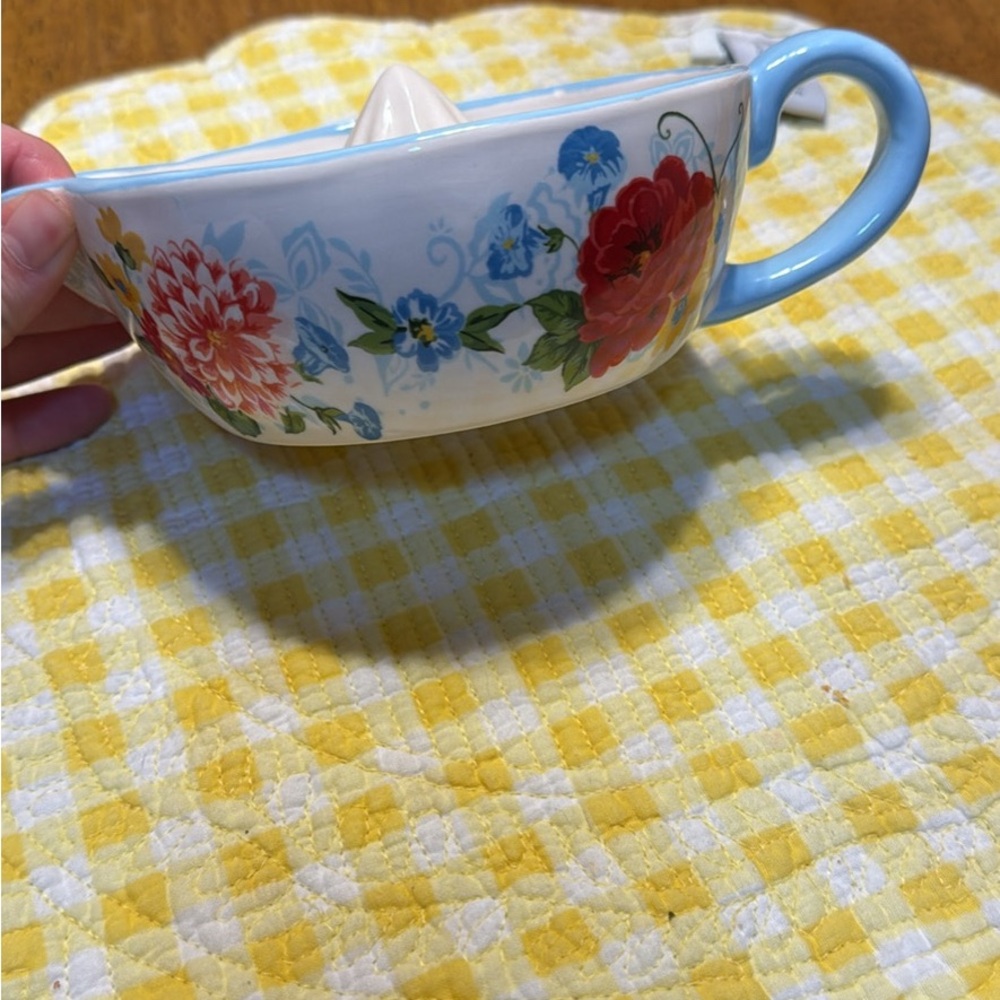 The Pioneer Woman Floral Citrus Juicer - Blue and Red